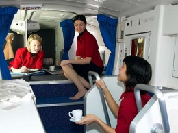 Появились фото секретных комнат в самолете для отдыха пилотов и стюардесс