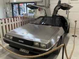 Не такое будущее хотела DeLorean: легендарный автомобиль продается в «блошином» магазине