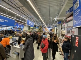 Чем «Эпицентр» в Мелитополе удивил покупателей в день открытия (фото, видео)