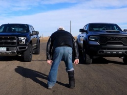 Грузовики Ram TRX и Ford F-150 Raptor протестировали на бездорожье (ВИДЕО)