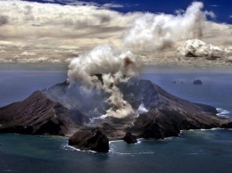 Власти Новой Зеландии выдвинули обвинение 10 компаниям из-за смертельного вулкана