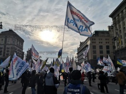 Сирена воздушной тревоги в Киеве: "аркадовцы" перекрыли Крещатик и требуют мэра