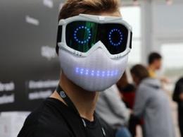 Школьник из Одессы создал умную светодиодную маску