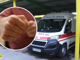В Житомире директора стоматологической клиники избили в кабинете: женщину нашли без сознания (видео)