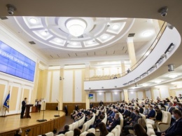 Зеленский пообещал завершение реформы прокуратуры и вручил награды