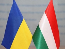 Украинские депутаты во время присяги спели гимн Венгрии