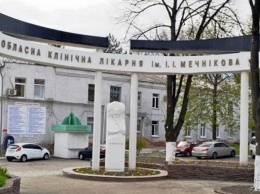 В Днепре из окна больницы Мечникова выпрыгнул пациент