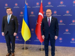 Глава МИД Турции станет почетным гостем конференции украинских послов