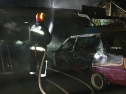 В Луганской области сгорел автомобиль