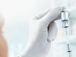 Франция представила план COVID-вакцинации