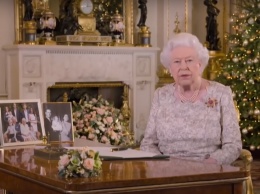 У Елизаветы II большой траур: вся королевская семья в сезхаж