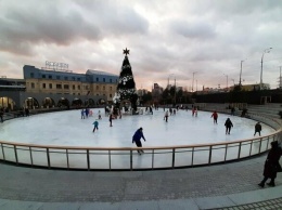 Где в Киеве на новогодние праздники можно будет покататься на катках