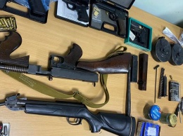 Четверо "дилеров" из Днепропетровской области продавали оружие по всей Украине
