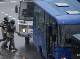 Протесты в Беларуси: в Минск стягивают спецтехнику
