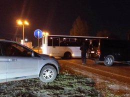 В Подгородном задержали около 15 человек: проезд перекрыт