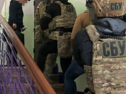 В Харькове оперативник СБУ помогал ОПГ наживаться на наркоманах: военная прокуратура