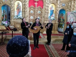 Музыкант Компаниченко и "Хорея козацька" выступили в Екатерининской церкви Чернигова