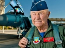 Умер летчик Чак Йегер - первый человек в истории, превысивший скорость звука (фото)