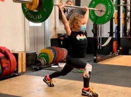 Самая сильная в мире 7-летняя девочка подняла штангу весом 80 килограммов