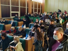На первой сессии горсовета Славянска подрались депутаты