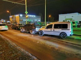 В Мариуполе водитель Opel спровоцировал тройное ДТП, - ФОТО