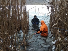 Под Днепром два рыбака провалились под лед и утонули