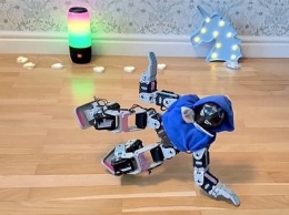Работающего от света робота научили ходить и даже танцевать брейк-данс [ВИДЕО]