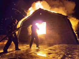 В Запорожской области из-за печного отопления сгорел жилой дом - фото