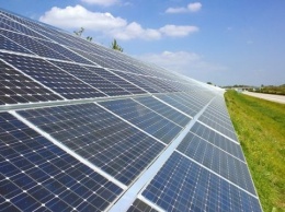 В Украине запустили первую солнечную электростанцию для освещения дороги