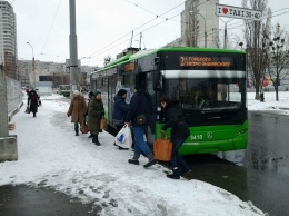 В Харькове из-за гололеда приостановили движение троллейбусов на нескольких маршрутах, - СПИСОК