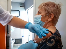 Минздрав проведет обучение по вызову на вакцинацию пожилых людей