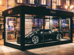 Bugatti за $13 млн стал самым дорогим рождественским украшением в мире, фото