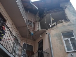 Во Львове взрыв разрушил стену дома, есть пострадавшие