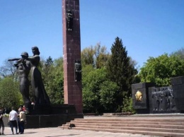 Во Львове решили полностью демонтировать Монумент Славы