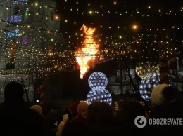 Тенденция настораживает: в Киеве во время открытия Главной елки страны загорелись декорации (ФОТО, ВИДЕО)