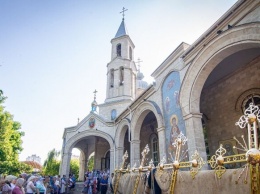 Вовремя погасили: в Одессе загорелась территория православного храма