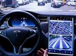 Хакер «взломал» в автопилоте Tesla «дополненное зрение»
