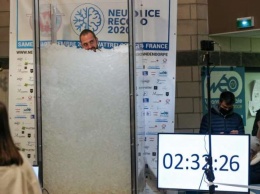Француз побил мировой рекорд, простояв во льду больше 2,5 часа