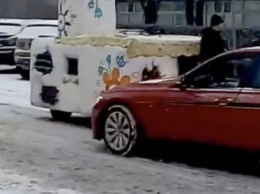 В Москве блондинка въехала в русскую печь - Сеть насмешило фото и видео с места ДТП