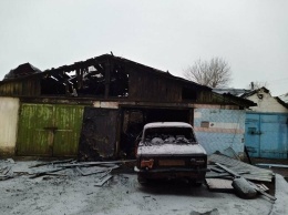 Субботний пожар в Родинском: горели шесть гаражей