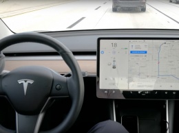 Полиция оштрафовала водителя Tesla за нарушение, допущенное автопилотом