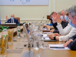 Кабмин на внеочередном заседании принял решения по Шкарлету и Лещенко