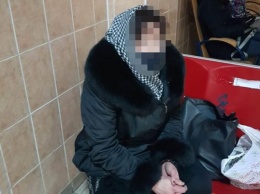 На Харьковщине следователи сообщили о подозрении женщине, которая обманула трех пенсионеров