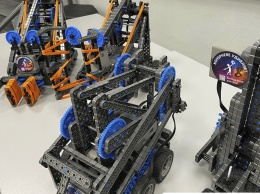 Будущее инженерии и робототехники: в Днепре школьники сконструировали 11 уникальных роботов, - ФОТО