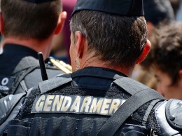 Во Франции мужчина убил трех полицейских