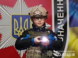 В Запорожье полицейские приготовили сюрприз для двух мальчиков (фото)