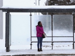 Выходите пораньше: в Днепре из-за снега задерживается общественный транспорт