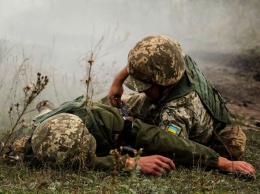 На Донбассе украинских военных обстреляли из гранатометов и минометов, двое ранены