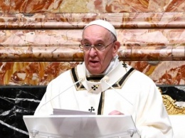 Папа Франциск отслужил рождественскую мессу в базилике Святого Петра с соблюдением карантинных ограничений