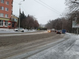 Жестко: на Гагарина автобус с пассажирами врезался в столб